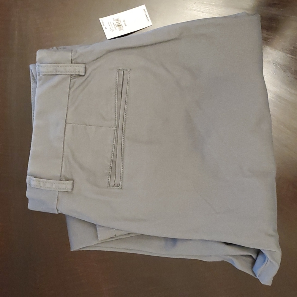 NEW Old Navy Loose Ultimate Built-In Flex Chino Pants for Men, Gray Size 32 x 32